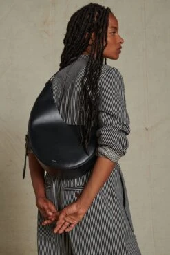 Soeur SAC WINONA 16 Soeur SAC WINONA -Soeur 01 008 AKARI AMA ALES CAFE WINONA 0115