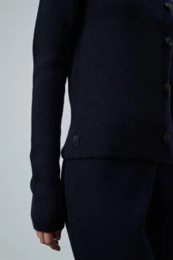 Soeur PANTALON VICTORIA 8 Soeur PANTALON VICTORIA -Soeur 02 024 VICTORIA WIMY VANA 0024 RETOUCHE