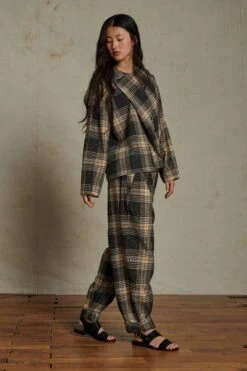 Soeur CHEMISE ANTOINE -Soeur 04 001 ANTOINE ANDREAS AZALEE 0030