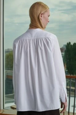 Soeur CHEMISE LAURETTE 14 Soeur CHEMISE LAURETTE -Soeur 08 022 LAURETTE WALES VELIKA WEEKLY WALK 0039