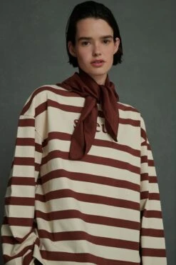 Soeur FOULARD SQUARE 8 Soeur FOULARD SQUARE -Soeur 09 014 ARCHIE1 ALEX VERNON SQUARE AMALFI 0021