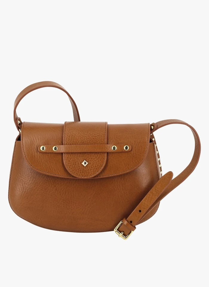 LE COURCY - Sac Bandoulière à Rabat En Cuir | Marron 3 LE COURCY - Sac Bandoulière à Rabat En Cuir | Marron