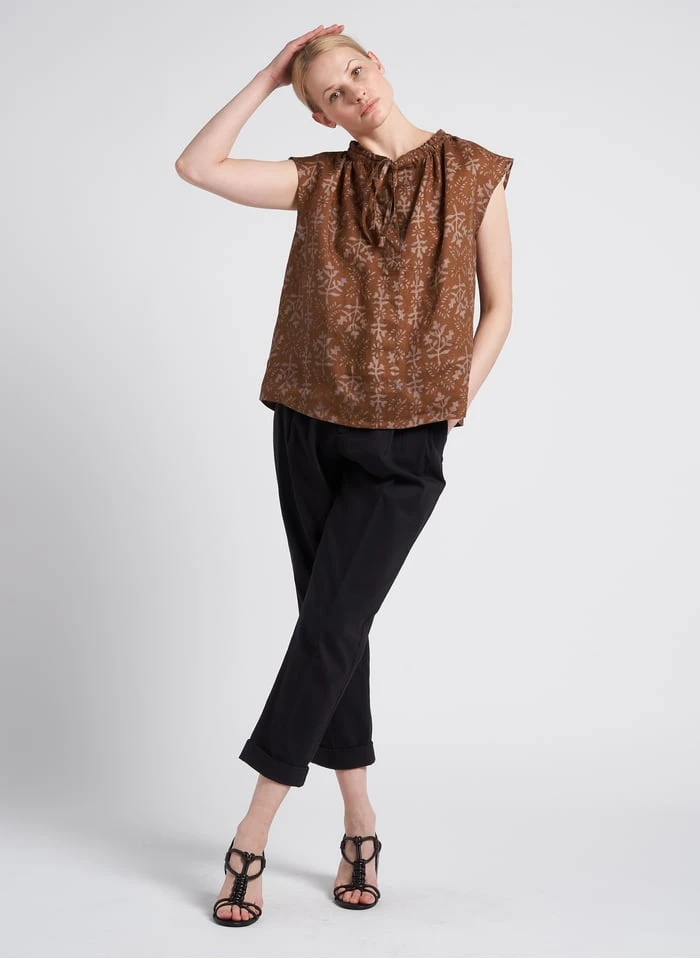 Soeur TANGER - Blouse Col Rond En Lin Flammé | Marron 6 Soeur TANGER - Blouse Col Rond En Lin Flammé | Marron – Image 4
