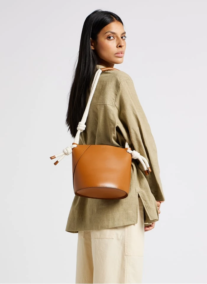 Soeur TUNIS - Sac Bandoulière En Cuir | Noir 4 Soeur TUNIS - Sac Bandoulière En Cuir | Noir – Image 2